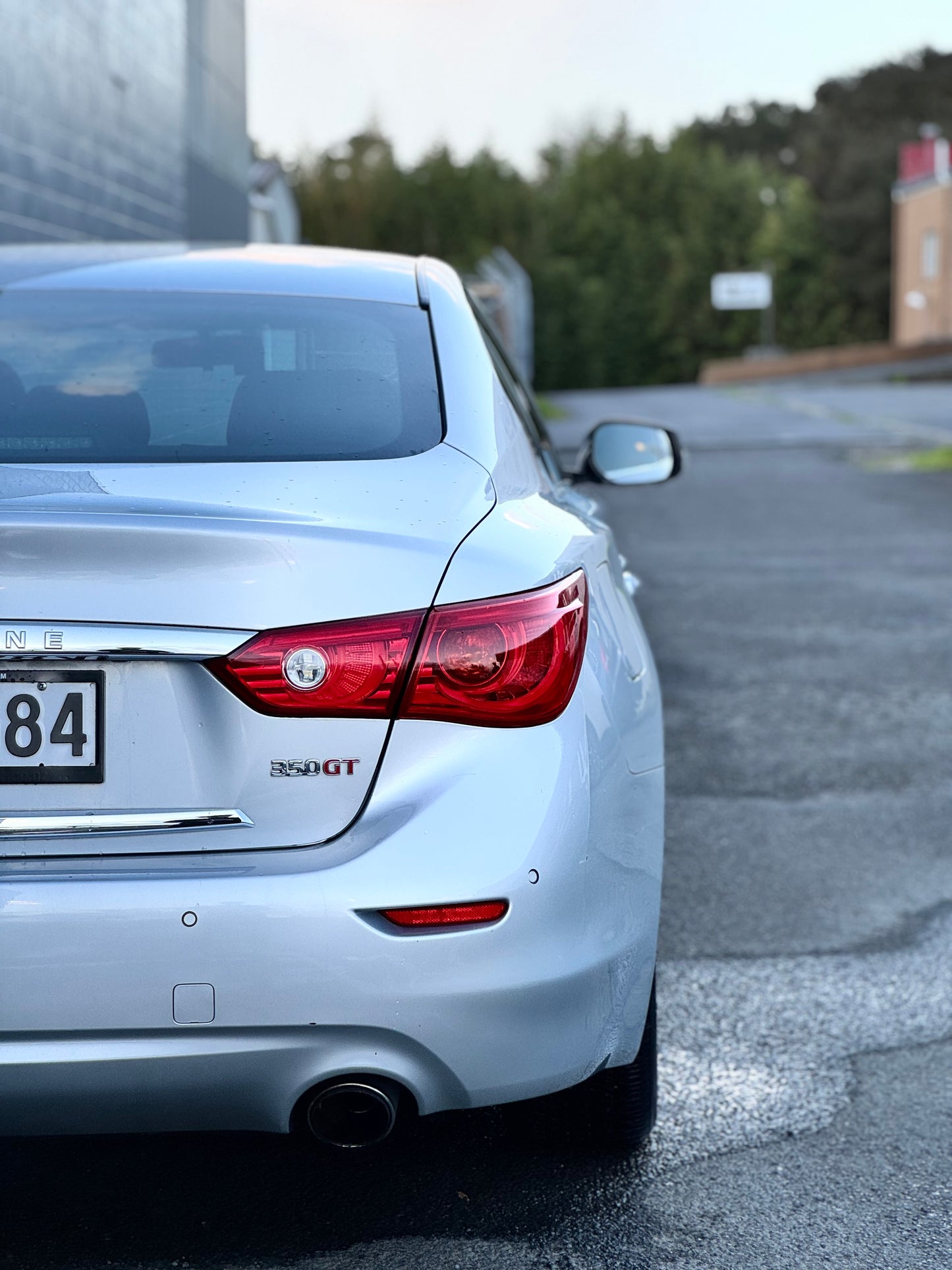 Nissan Skyline - Hybrid 350GT!