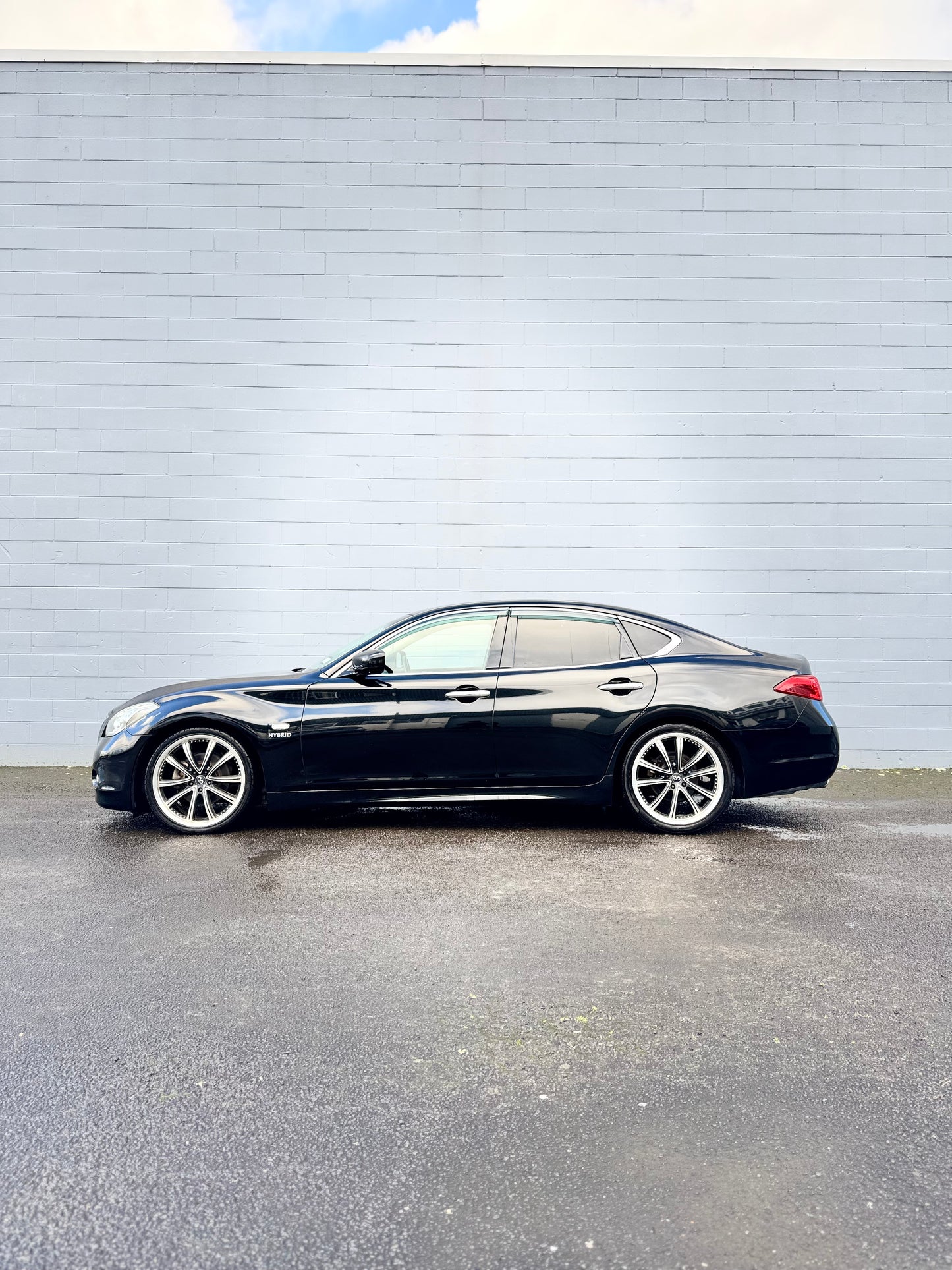 Nissan Fuga - 350GT hybrid!