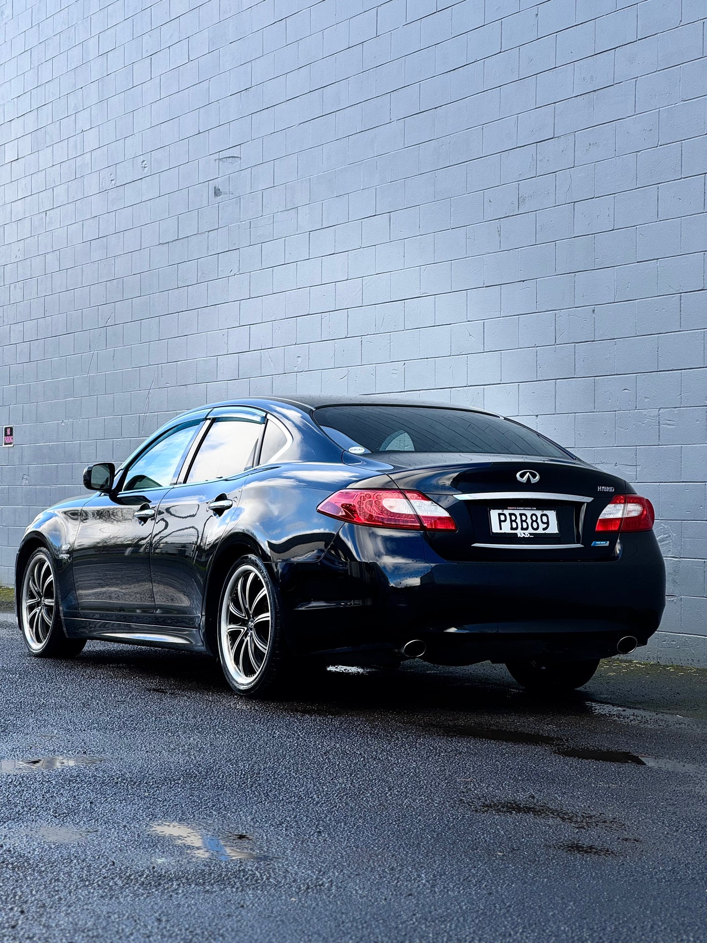 Nissan Fuga - 350GT hybrid!