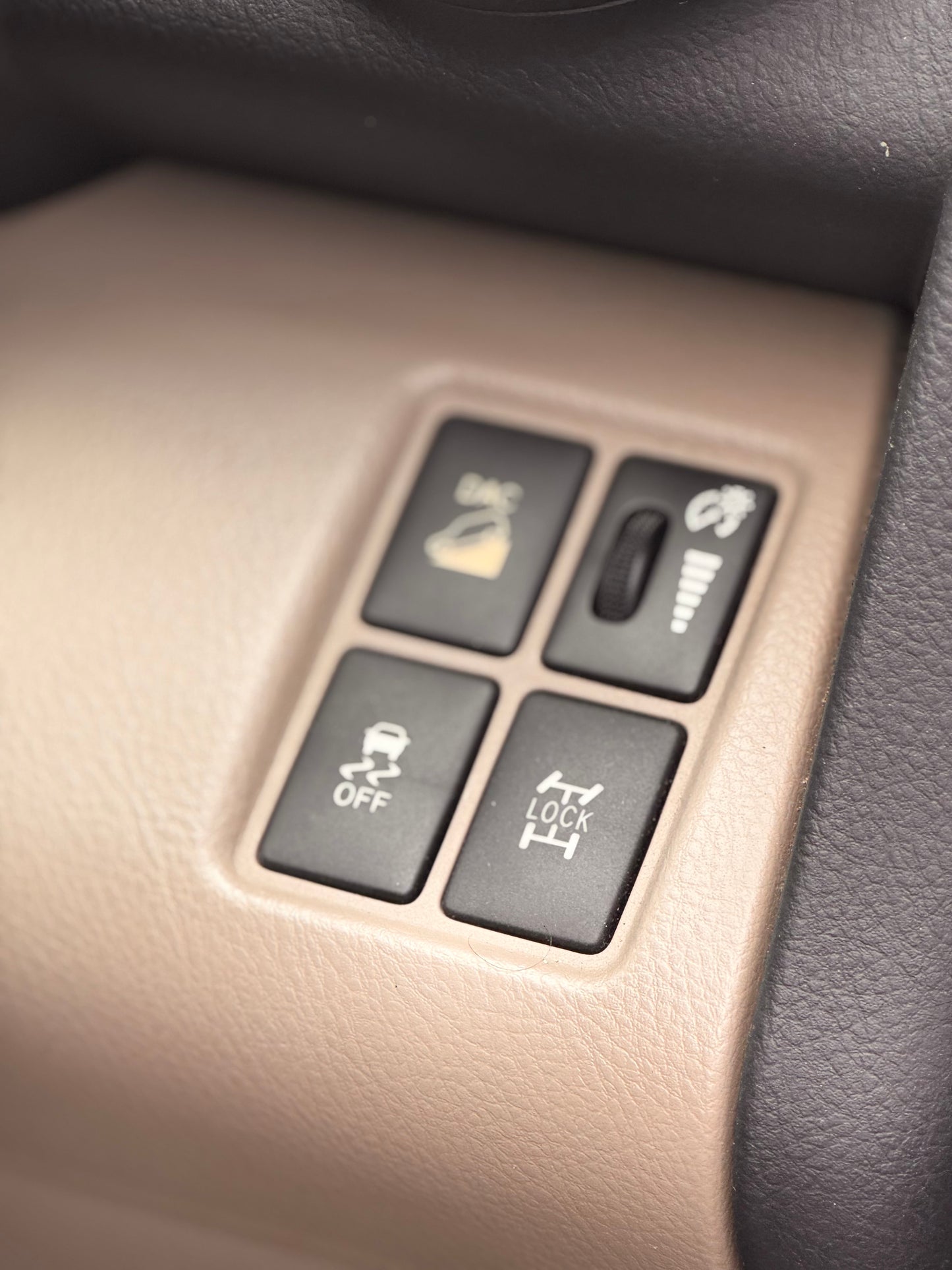 Toyota Vanguard - 350S 4WD!