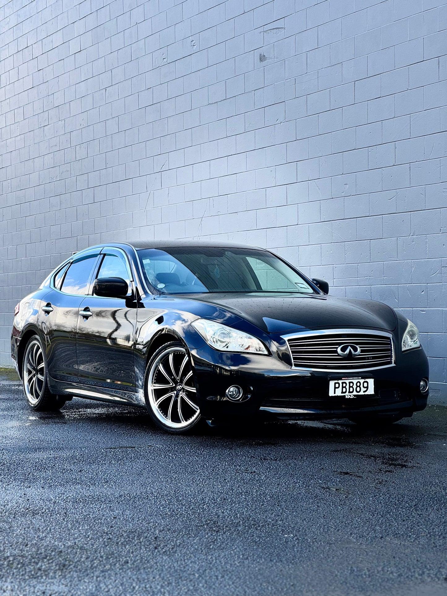 Nissan Fuga - 350GT hybrid!