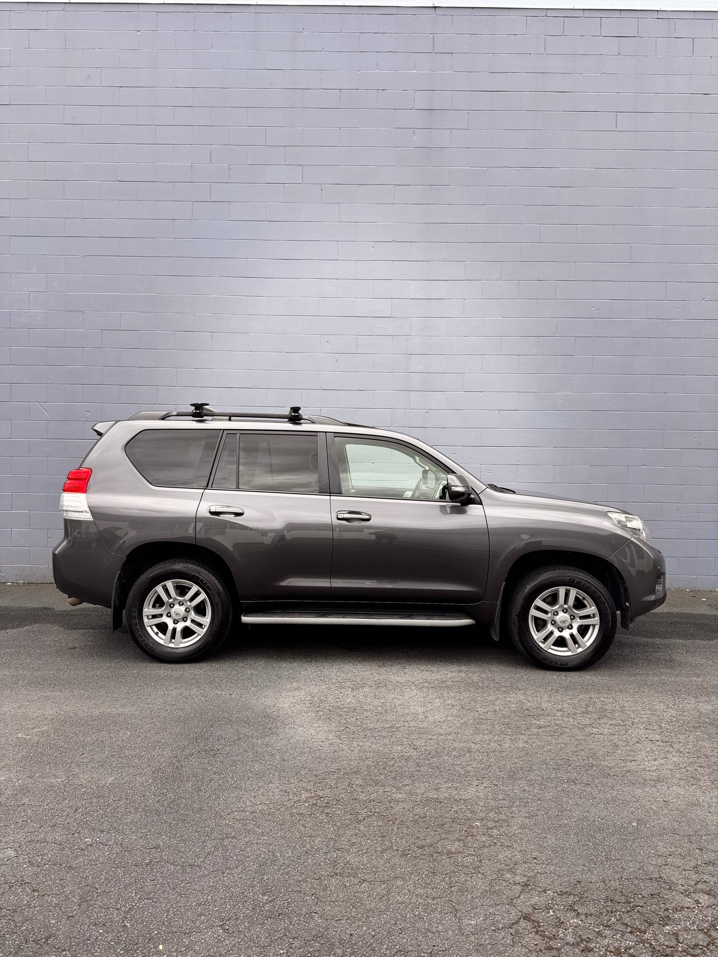 Toyota LandCruiser Prado - VX Limited!