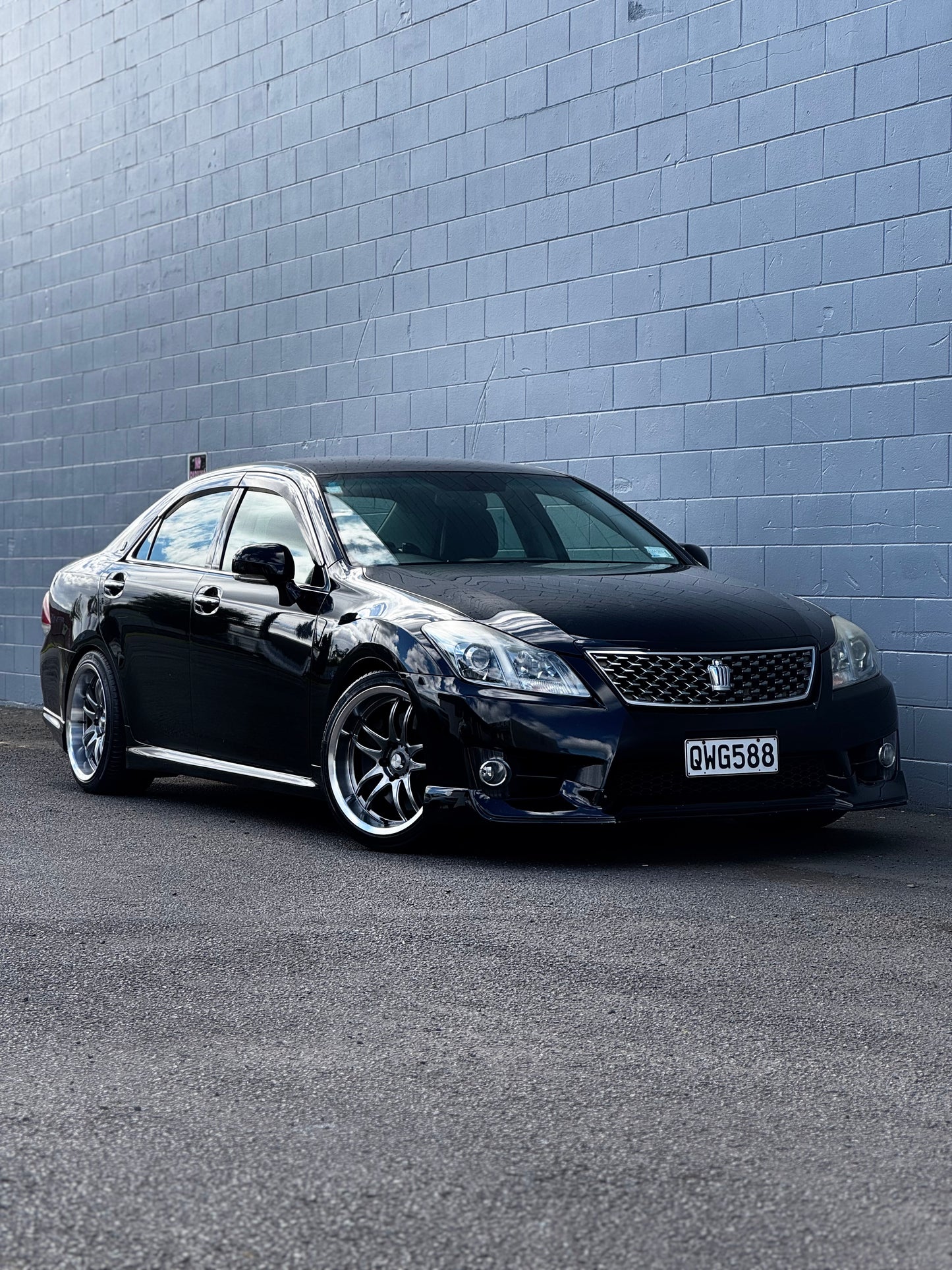 Toyota Crown - Athlete/Top spec!