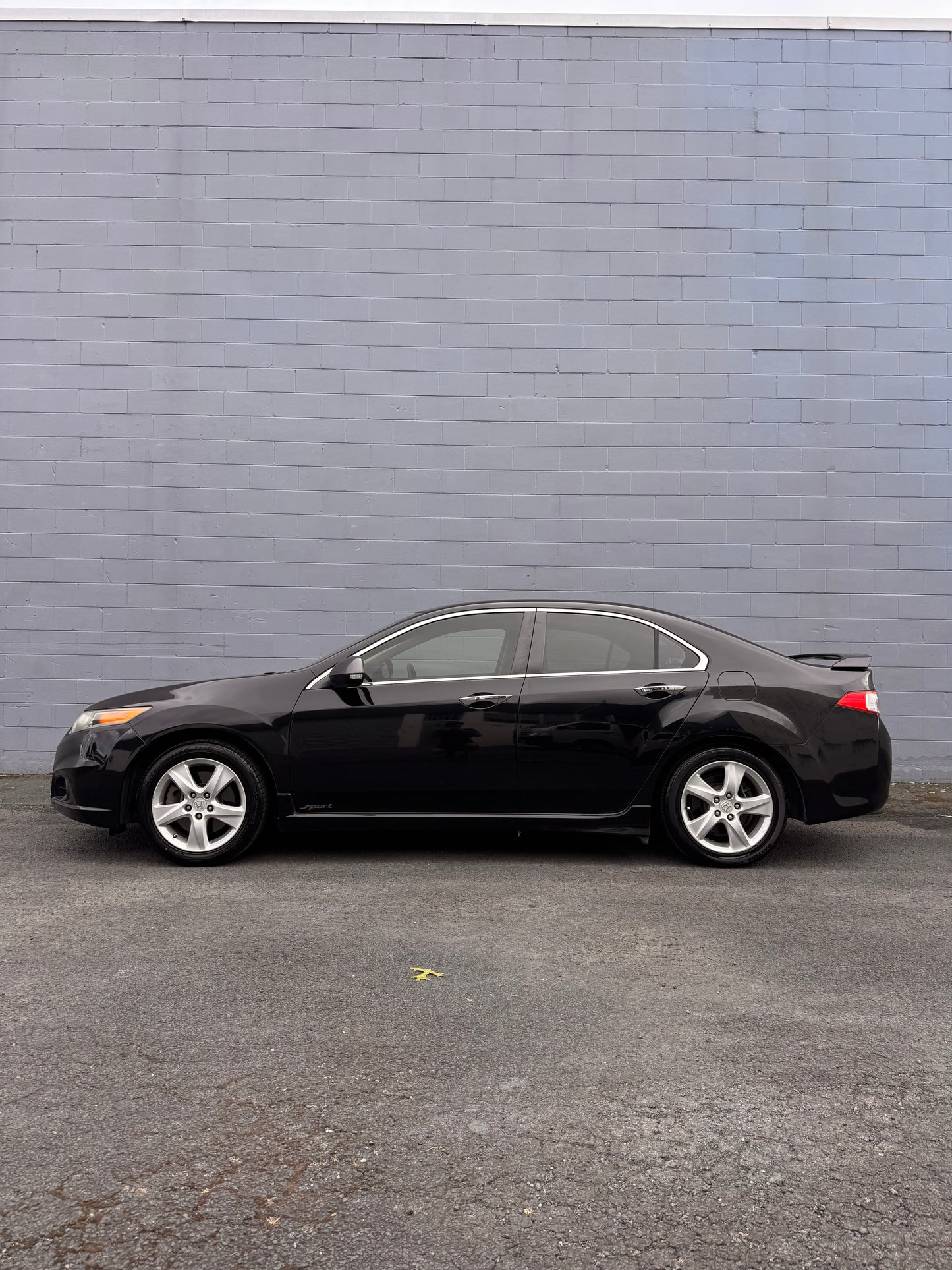 Honda Accord - 6 Speed Manual!