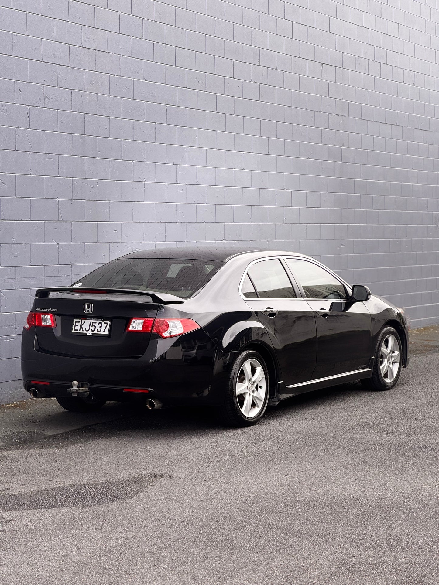 Honda Accord - 6 Speed Manual!