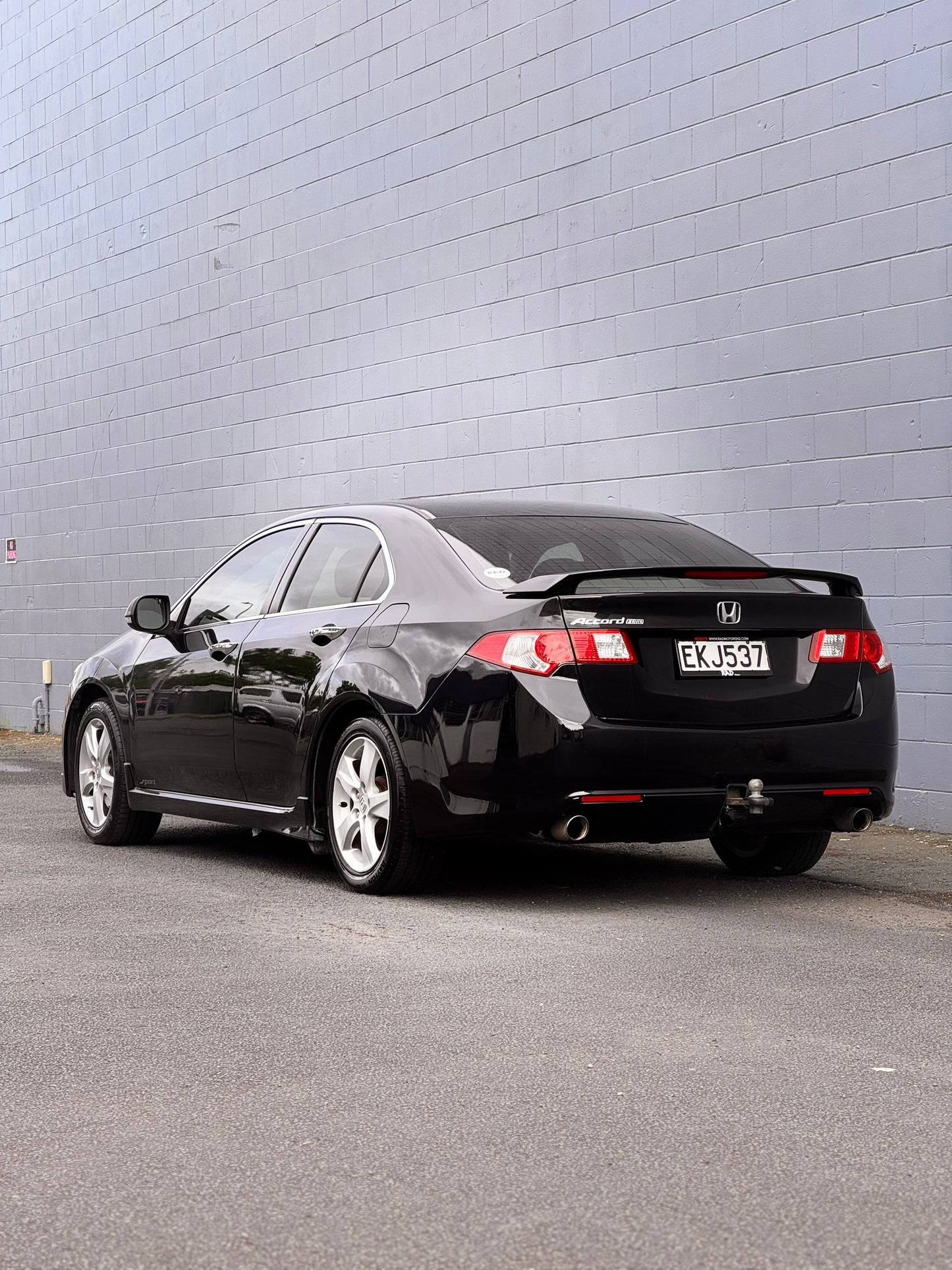 Honda Accord - 6 Speed Manual!